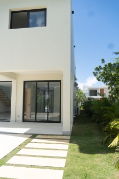 Vendo hermosa villa en playa nueva romana