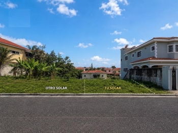 Solar de 336 m2 en residencial colinas del oeste