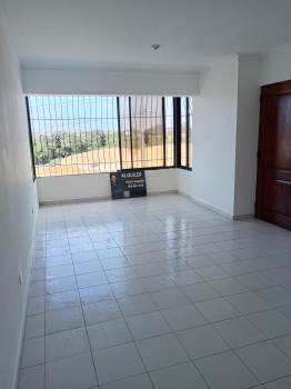 Rento apartamento cercano al colegio sek arroyo hondo 3er piso