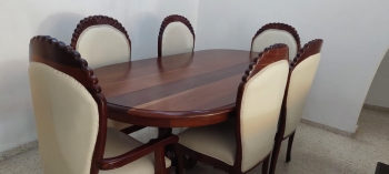 Comedor de caoba con 6 sillas – excelente estado