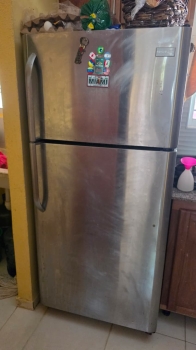 Venta de nevera - excelente condiciones - negociable.
