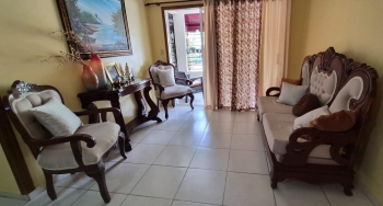 Venta de juego de sala  en caoba sin la repisa - negociable