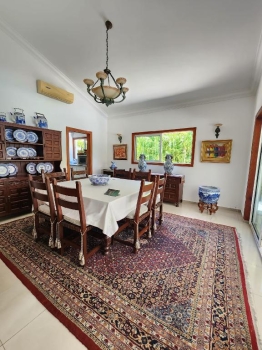 Villa clásica  muy amplia y excelentes condiciones de 1 nivel con vist