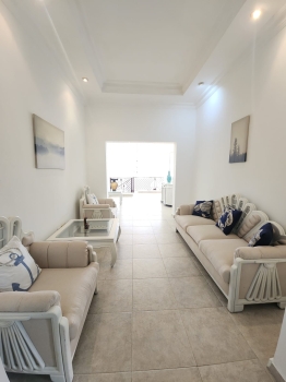 Impresionante y amplia villa en metro country de 8 habitaciones