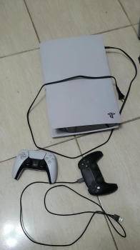 Ps5 blanca  2 controles originales blanco y negro - usado