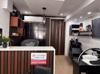 Venta de peluquería en los cacicazgo rd1.6mm  para inversión   local d