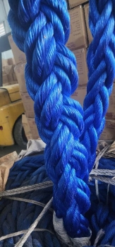 Soga de polieter azul  royo de 720 yarda