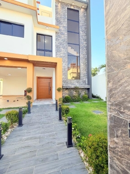 Casa de lujo en venta en autopista san isidro  4 habitaciones piscina