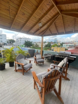Apartamento con terraza y jacuzzi  estudio