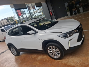 Chevrolet tracker lt 2023 con 12.030 kilómetros