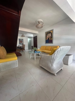 Apartamento tipo penthouse en el cacique