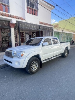 Toyota tacoma 4x4 2006 en peravia