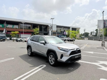 Toyota rav4 xle hybrid awd 2022