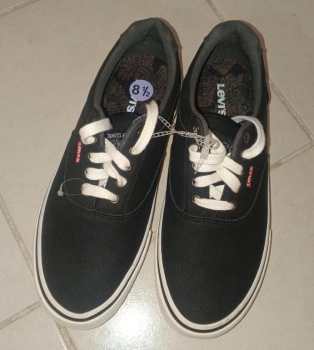 Tennis levis para hombre solo 1 disponible