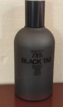 Perfume zara black tag para hombres cada uno 1600