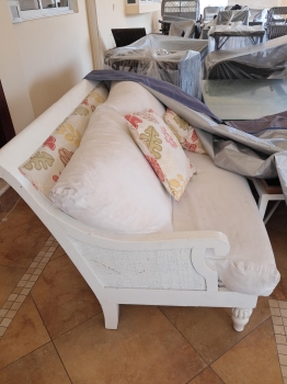 Juego de muebles en caoba de 2 asientos mÁs su mesa tambien vendo la s