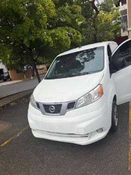 Furgoneta nissan nv 200 año 2020 americana