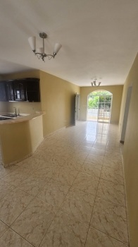 Espacioso apartamento  en 2do nivel