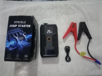 Vendo jompeador de vechiculo y tiene cargador de cellular y linterna d