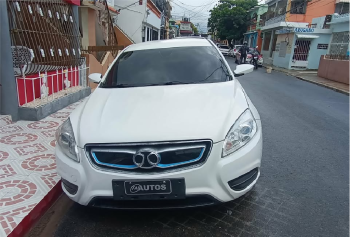Baic eu260 aÑo 2016 250km negociable ligeramente replica del mercedes