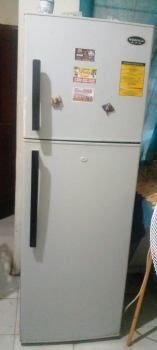 Nevera / refrigerador nedoca blanco de 2 puertas - en buen estado