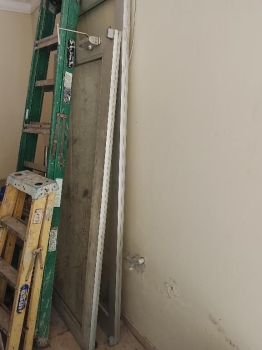 Vendo 2 puerta de cristal sin marcos tiene brazo yavin y manubrio