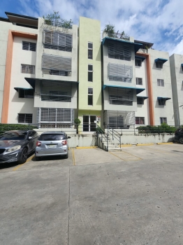 Vendo primer piso en el sector los Álamos.  114 mt2 total  primer piso