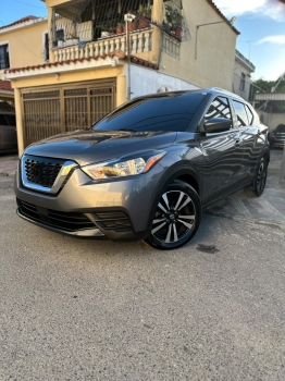 Nissan kicks sv 2020