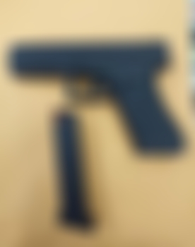 Pistola de fogueo  en la vega