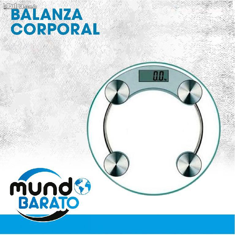 Peso Corporal Balanza De Vidrio Moderna Resistente. Foto 6667033-1.jpg
