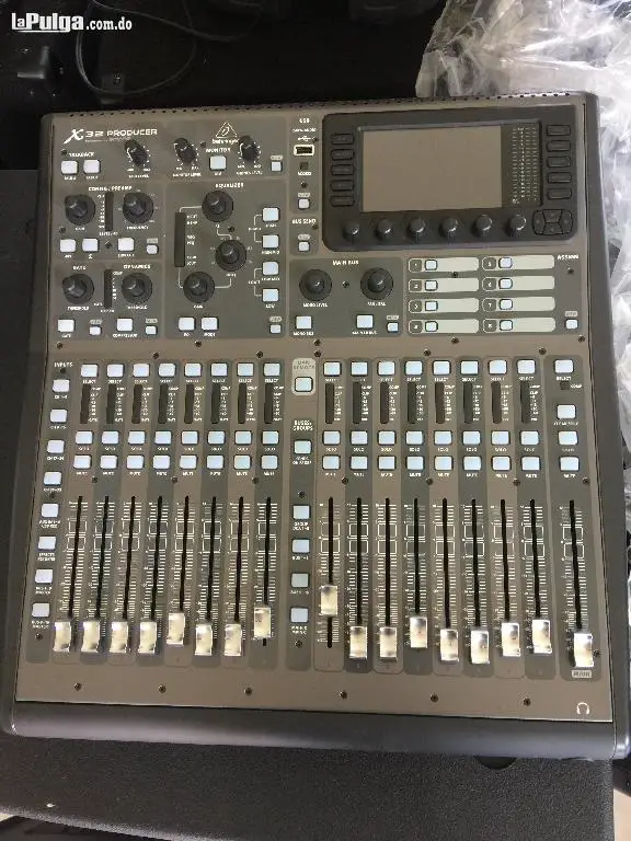 Consola Mixer Behringer X32 digital compacta Foto 6828925-1.jpg