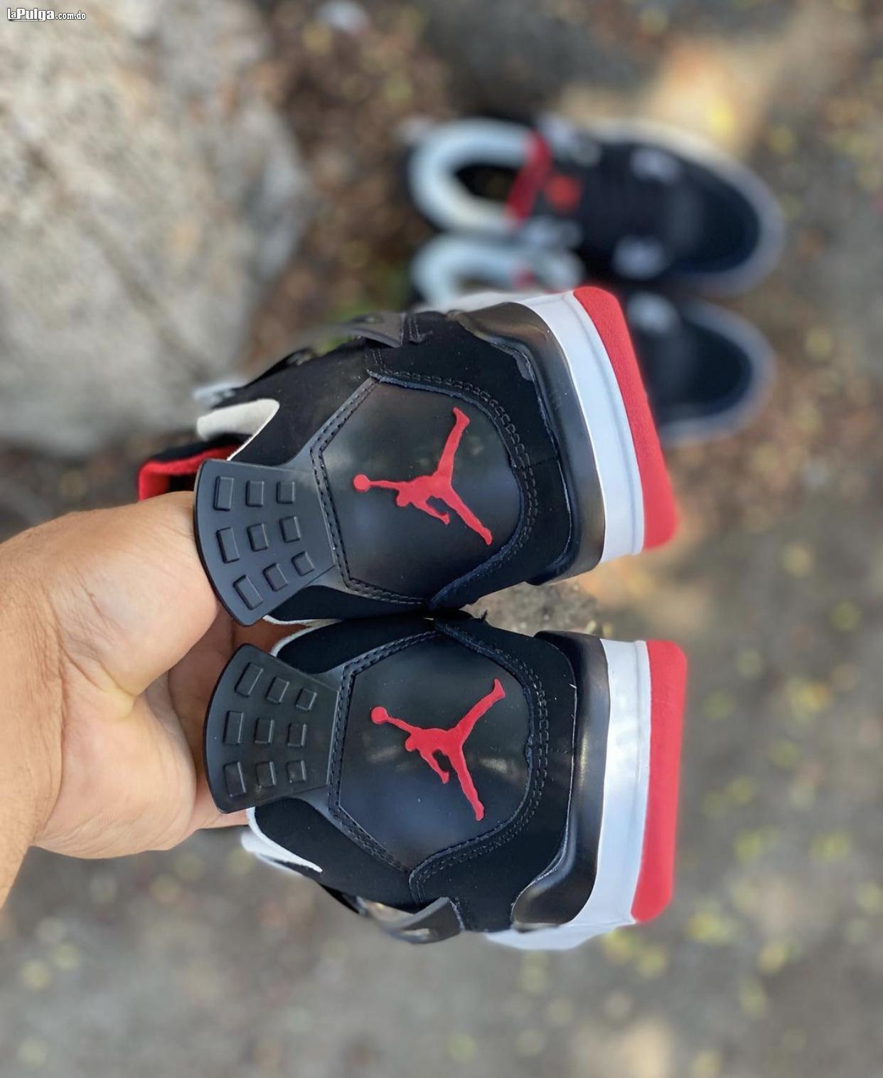 Tenis Jordan Retro 4 Black Bred 2021 Foto 6972411-4.jpg