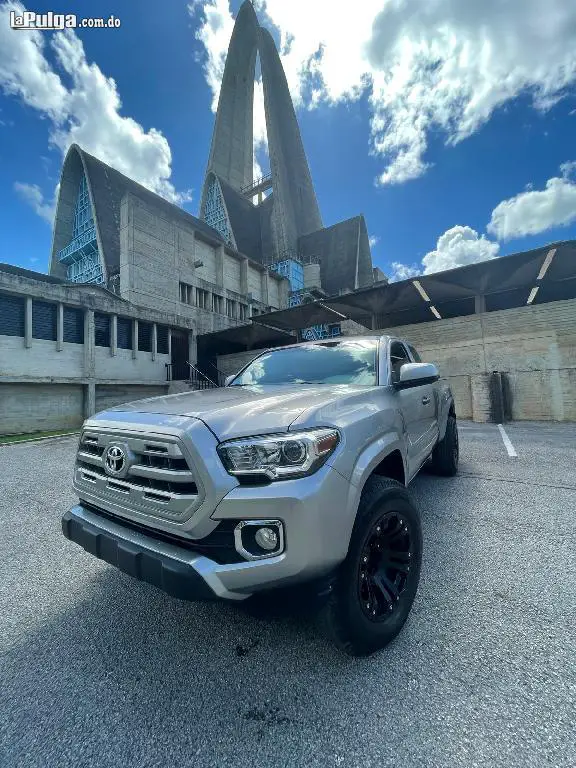 toyota 2017 cabina y media americana v4 La