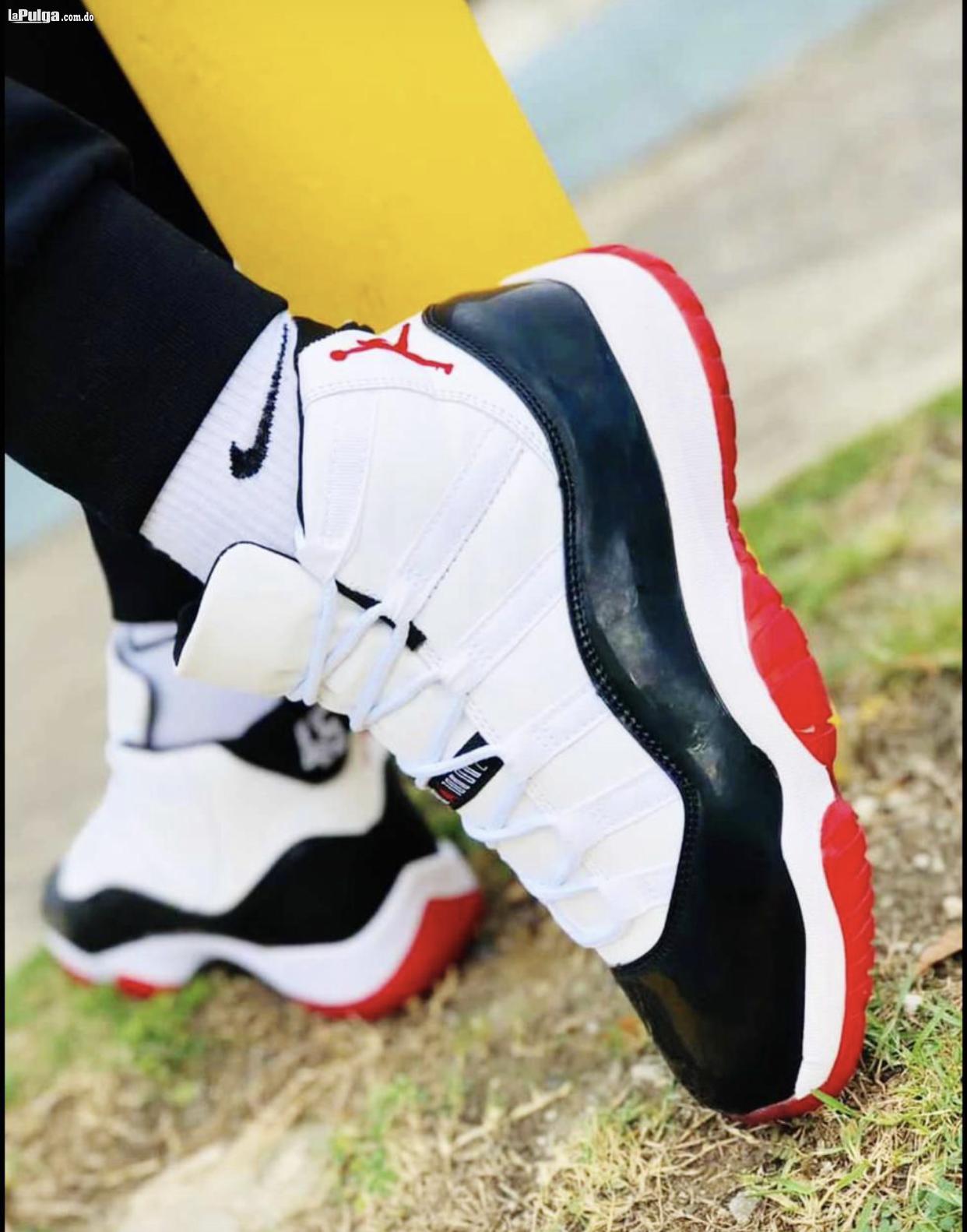 Tenis Jordan Retro 11 Bred Coca Cola White 2021