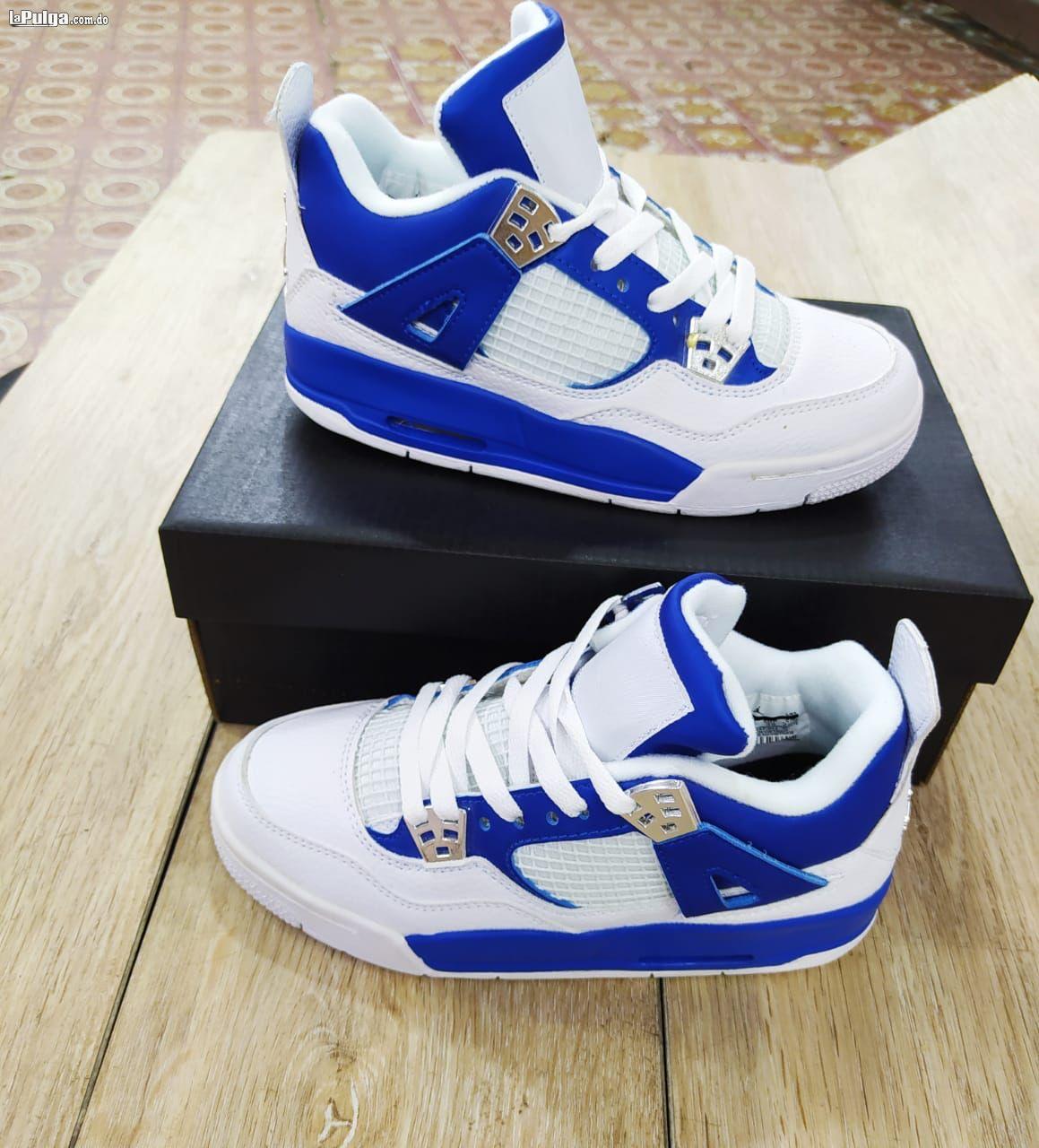 Tenis Jordan Retro 4 University Blue 2K24