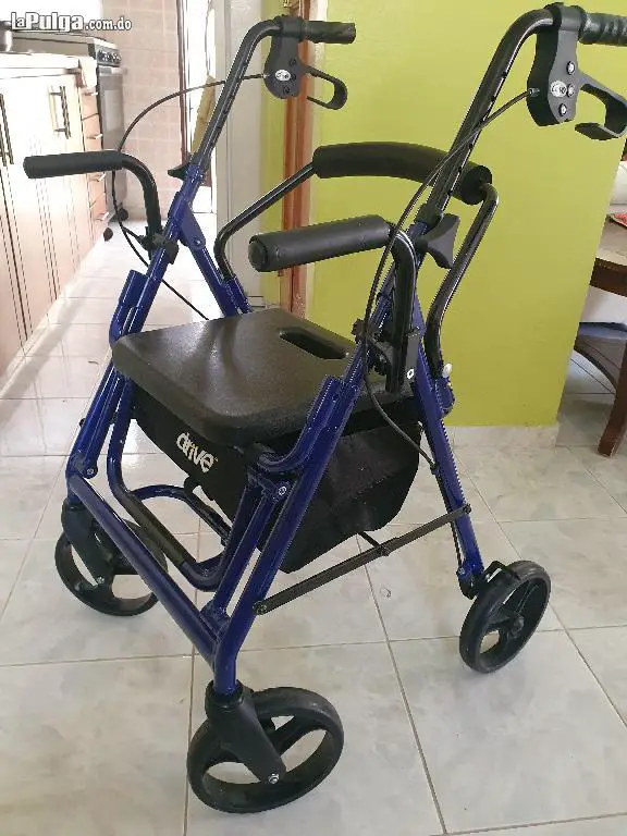 Silla/andador de Drive Medical color azul Foto 7009913-2.jpg