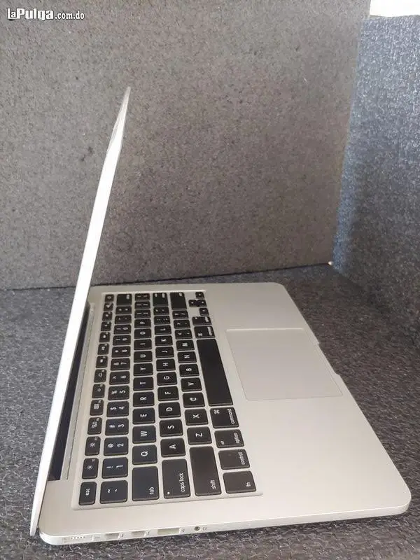 Macbook Pro Retina 2015 de 13 i5 2.7ghz 8gb mem 128gb ssd  Foto 7015173-4.jpg