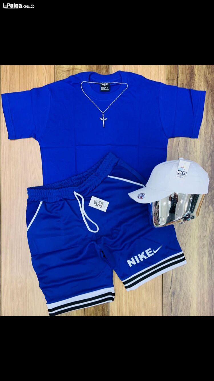 Conjunto deportivo de hombre y mujer  Foto 7067936-1.jpg