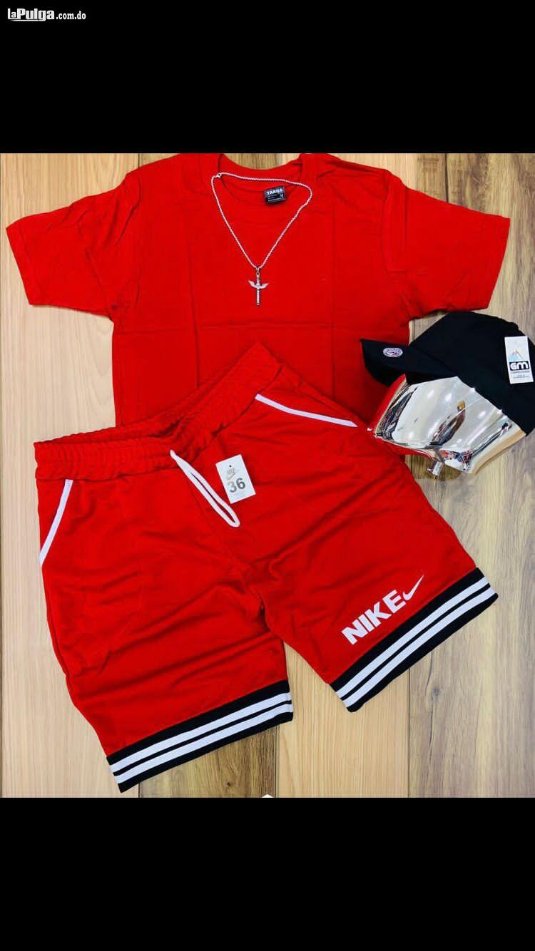 Conjunto deportivo de hombre y mujer  Foto 7067936-3.jpg