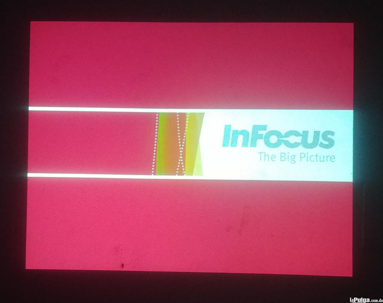 Proyector InFocus IN35W 2500 Lumen 264 pulgada Control Remoto Bulto Foto 7068453-1.jpg