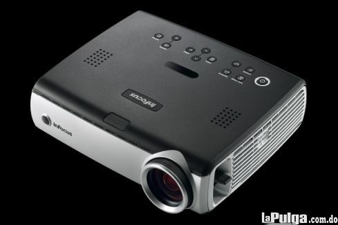 Proyector InFocus IN35W 2500 Lumen 264 pulgada Control Remoto Bulto Foto 7068453-3.jpg