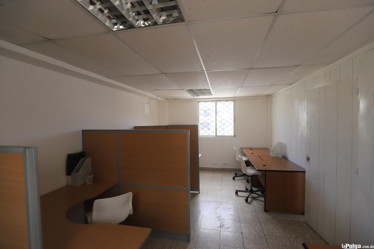 Local Comercial en Alquiler ideal para oficinas en Evaristo Morales Foto 7103135-2.jpg