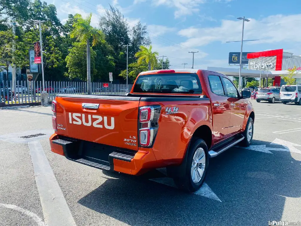 Isuzu D Max año 2023 nueva de caja 0 kilómetro la europea la más co Foto 7123367-3.jpg