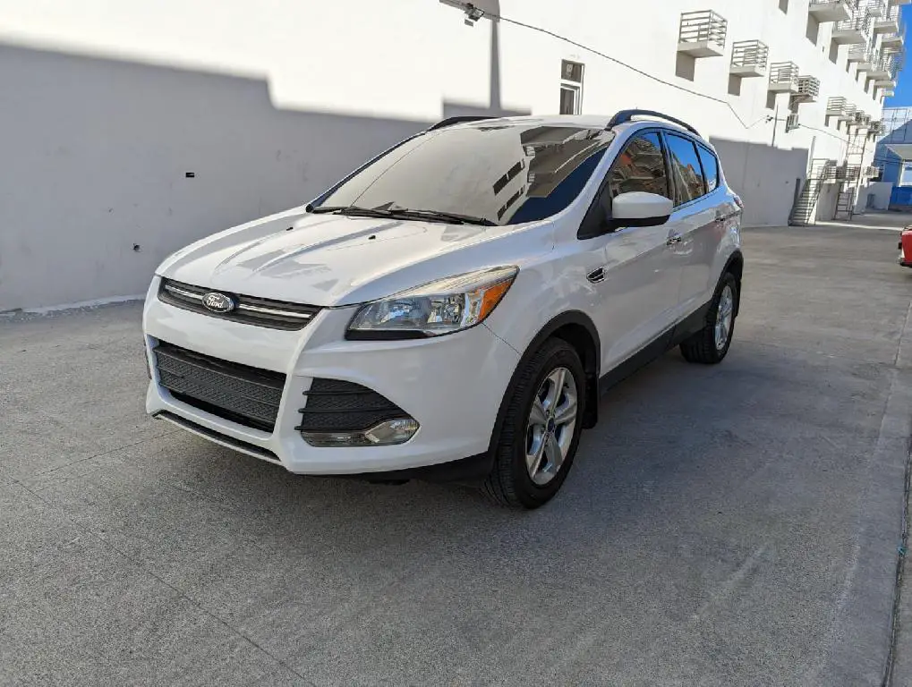 Ford Escape SE 2015 Foto 7130437-L1.jpg