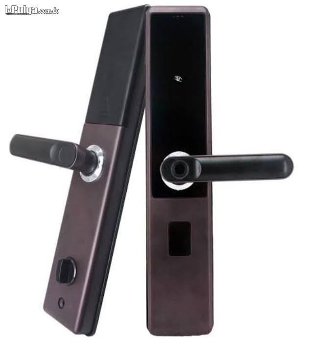 Cerradura smart para puerta con huella digital inteligente Foto 7133285-2.jpg