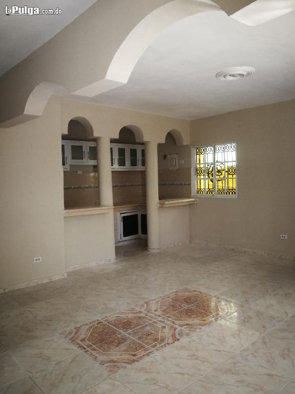 CASA  PRIMER  NIVEL  EN SANTO DOMINGO  ESTE  REPARTO LOS TRES OJOS Foto 7133572-3.jpg