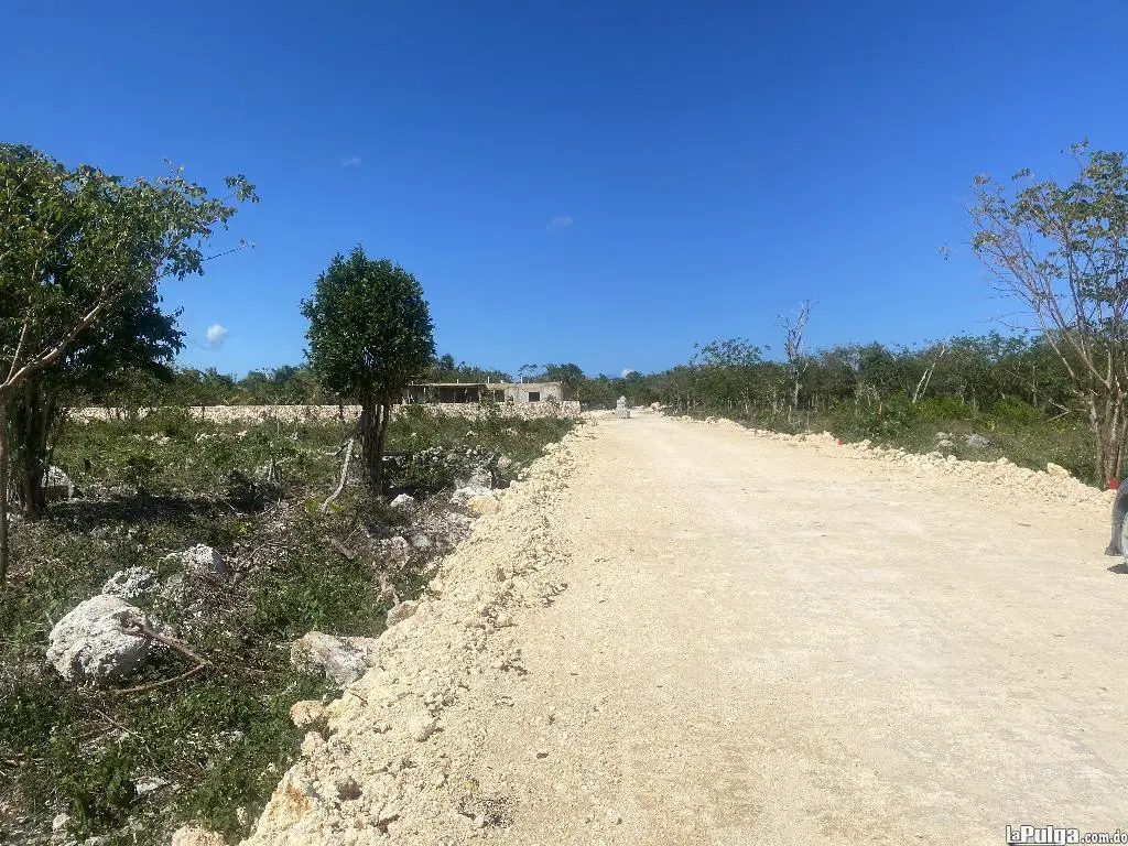 Venta de solares residenciales en bavaro a solo 2700 pesos  Foto 7133855-3.jpg