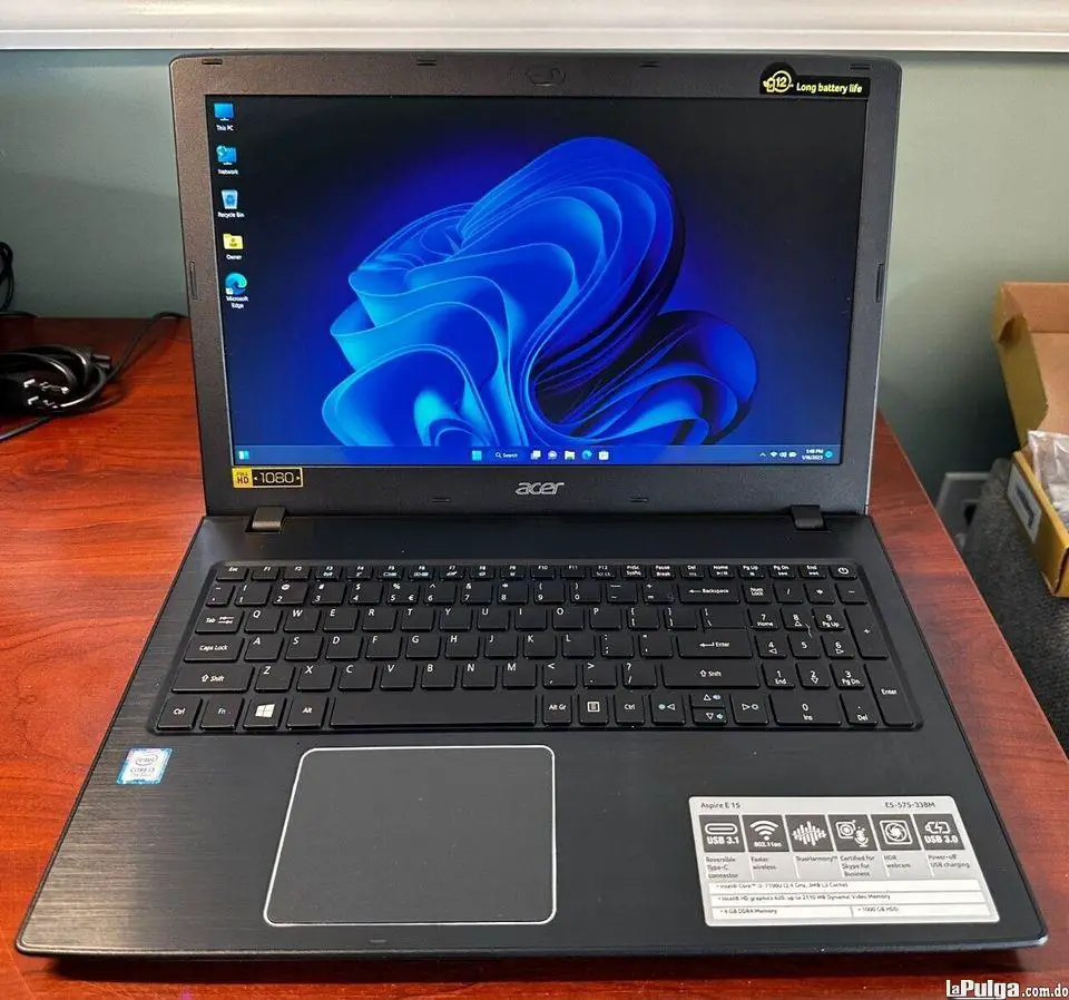 Laptop Acer Aspire E5-575-338M FHD 15.6 Core i3 2.4Ghz 8GB RAM 512GB S Foto 7134359-2.jpg