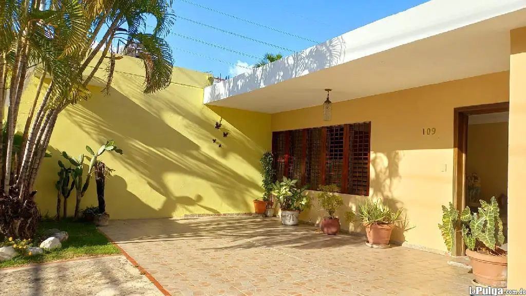 Se vende  amplia vivienda en el Mejor Punto Comercial de Arroyo Hondo  Foto 7135693-4.jpg