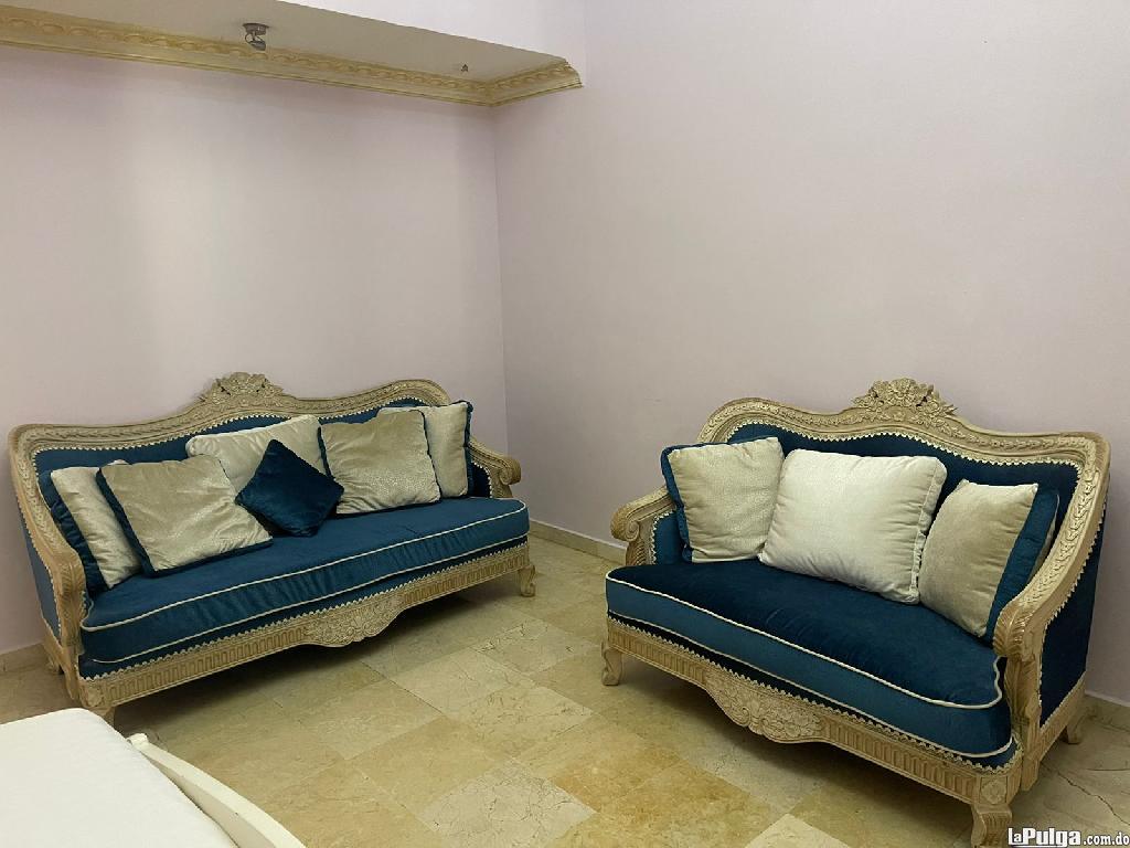Set de sofas estilo clasico tapizado en terciopelo azul Foto 7135905-5.jpg